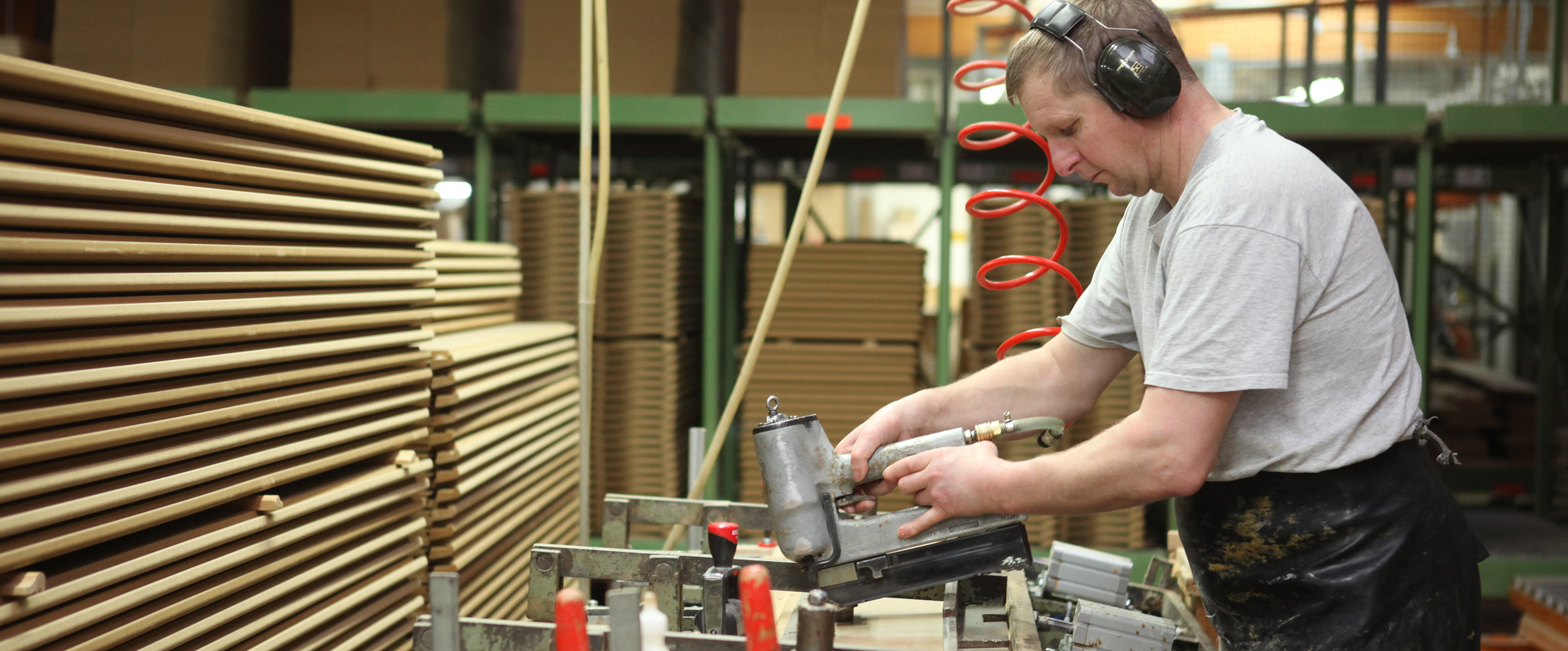 Handwerkstradition im Sargbau bei lignotec MassivHolz GmbH Berlin